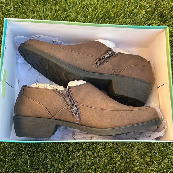 Easy Street Women's Oliana Loafer Comfort Size 10 Wide - Picture 6 of 8